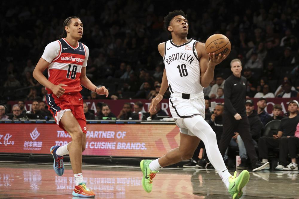 这名表现出 这名表现出