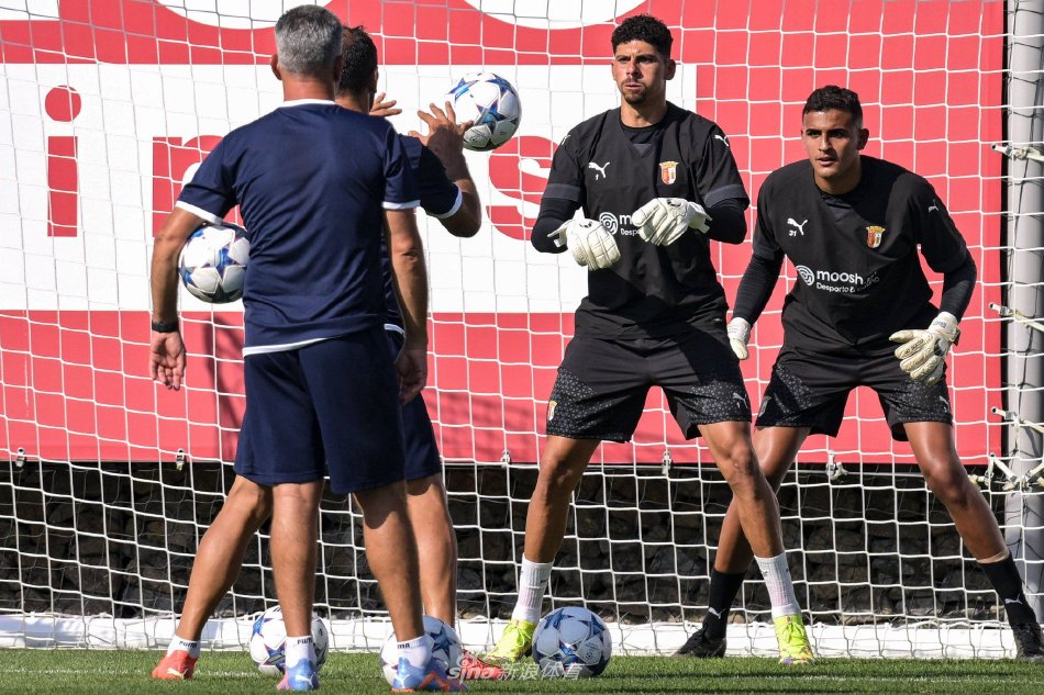 勇士遭重创！巴特勒重摔倒地提前退赛 专家详解伤情恐遭骨折重伤