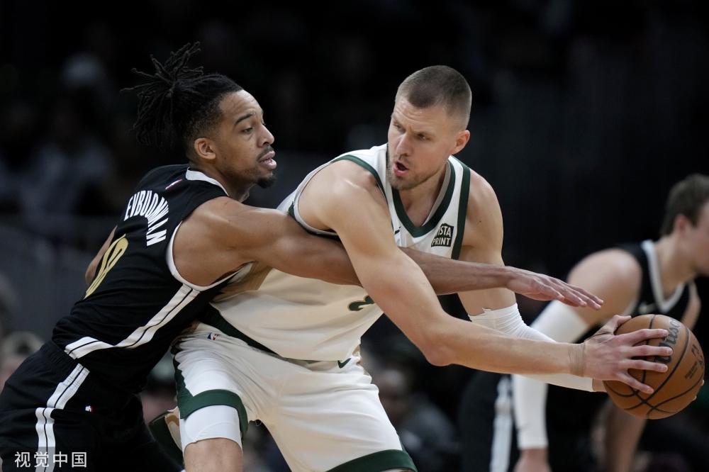 弗里克执教巴萨头4场西甲全胜，上一位做到的是巴尔韦德